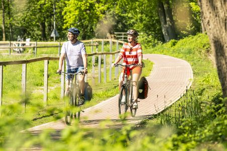 Unterwegs vorbei am Schloss Breitenburg