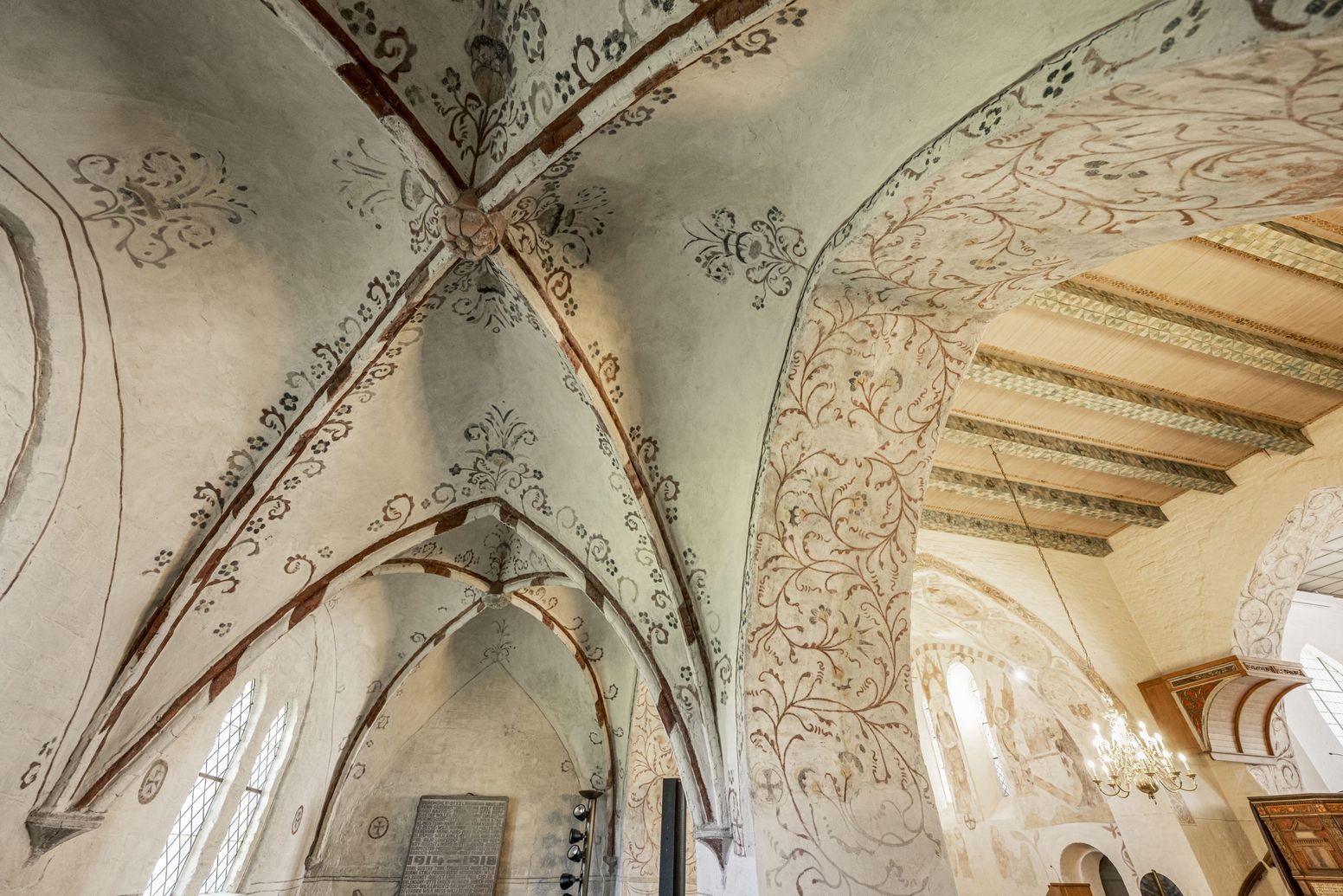 Aufnahme der Deckenbemalung der St.-Antonius-Kirche