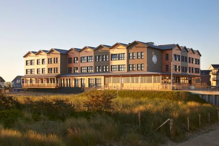 Bretterbude von außen